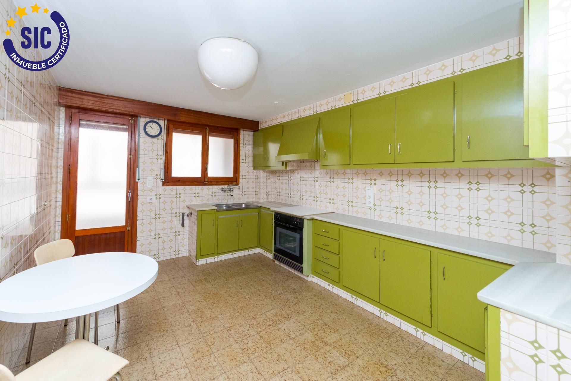 Küche von Wohnung zum Verkauf in Castellón de la Plana / Castelló de la Plana mit Terrasse und Balkon