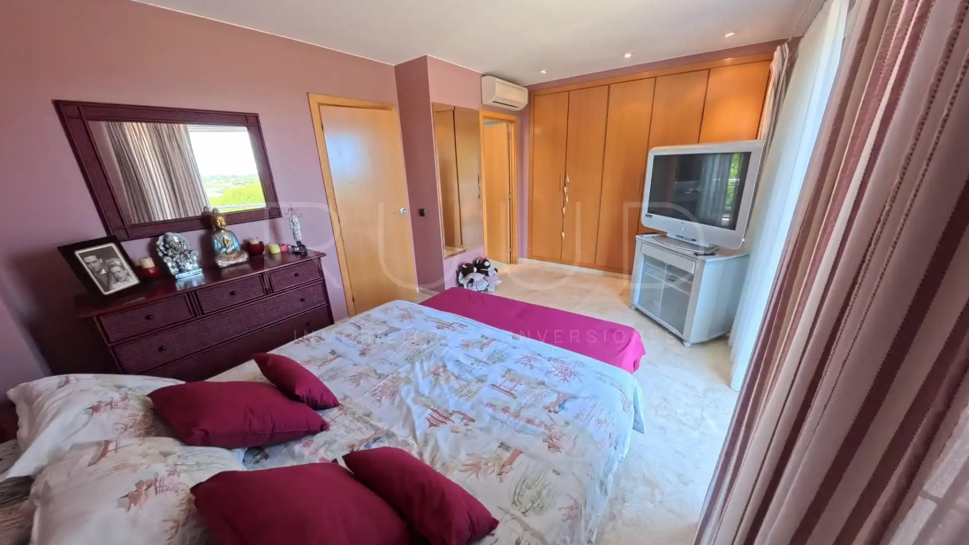 Schlafzimmer von Einfamilien-Reihenhaus zur Miete in Sant Feliu de Guíxols mit Klimaanlage, Heizung und Privatgarten