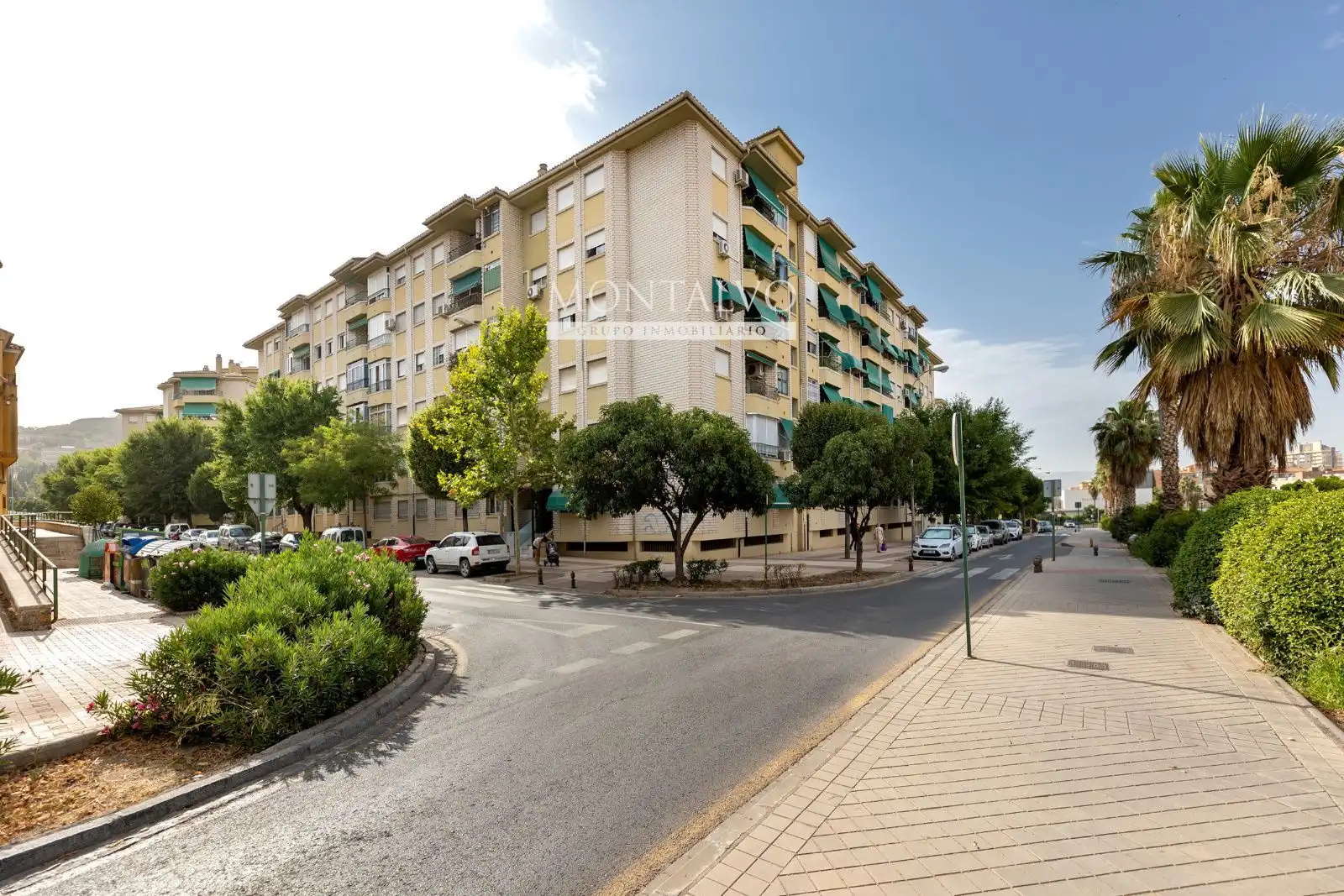 Außenansicht von Wohnung zur Miete in Granada mit Klimaanlage, Schwimmbad und Möbliert