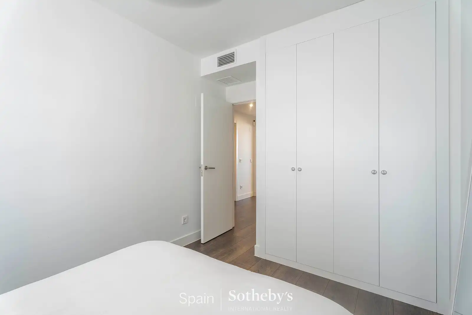 Dormitori de Àtic en venda en Madrid amb Aire condicionat, Terrassa i Traster