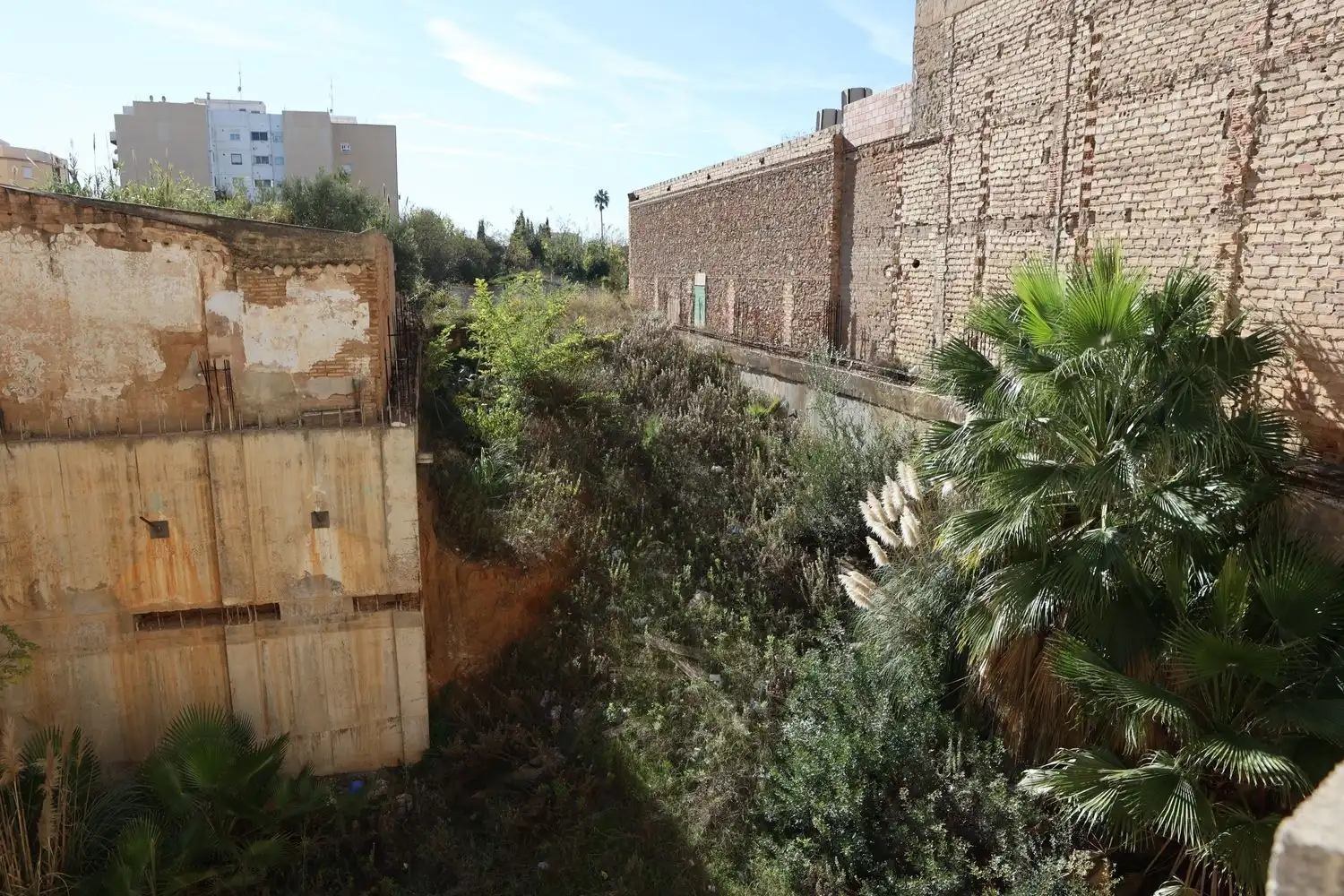 Terrenys i solars en venda a Avenida Avenida de la Alcora, 23 23