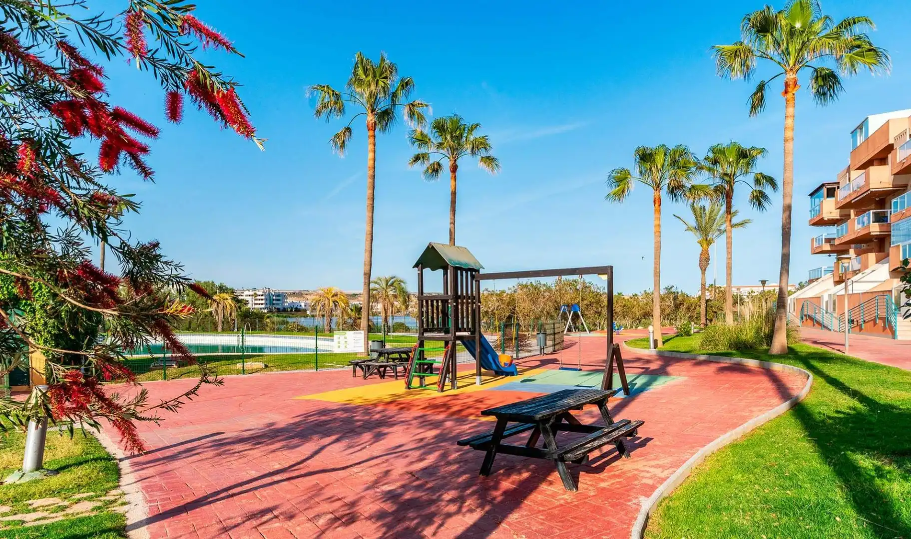 Vista exterior de Ático en venta en El Ejido con Aire acondicionado, Terraza y Trastero