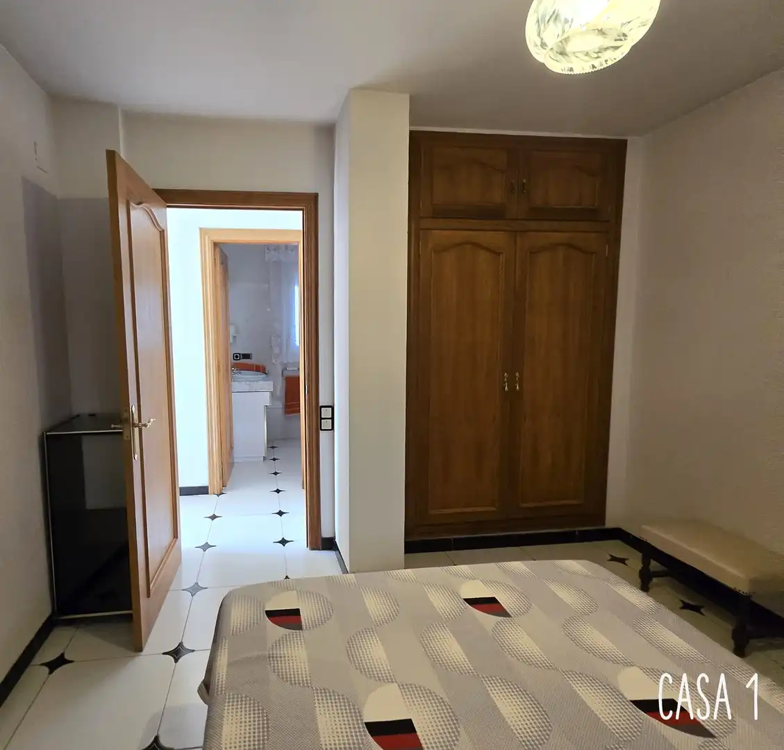 Dormitori de Casa adosada en venda en Tarragona amb Aire condicionat, Calefacció i Jardí privat