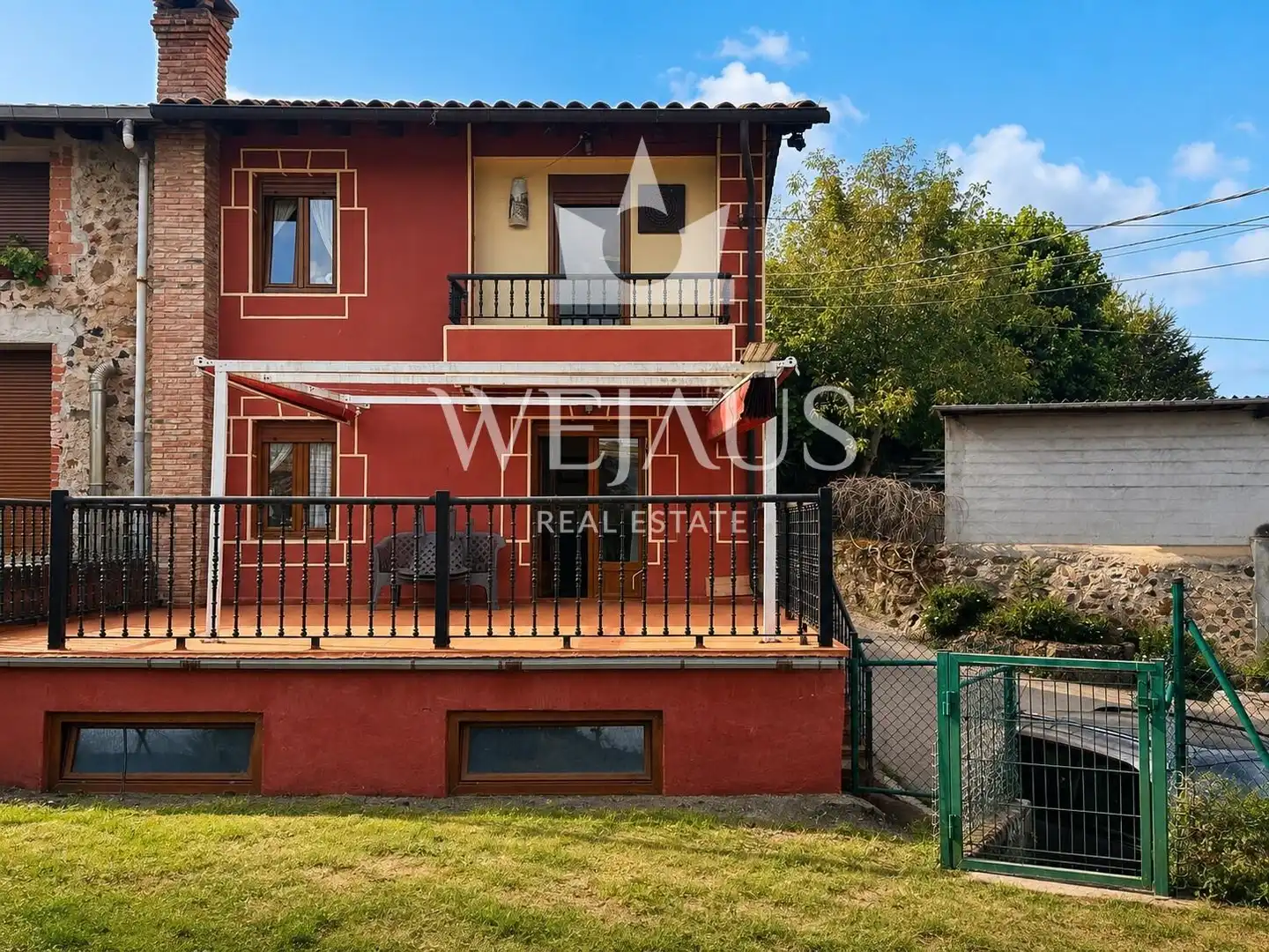 Vista exterior de Casa adosada en venda en Medio Cudeyo