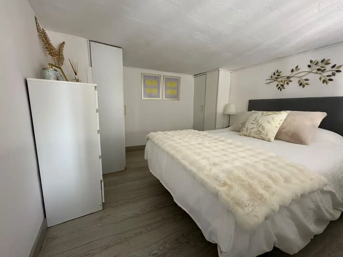 Habitación de Planta baja en venta en Sur