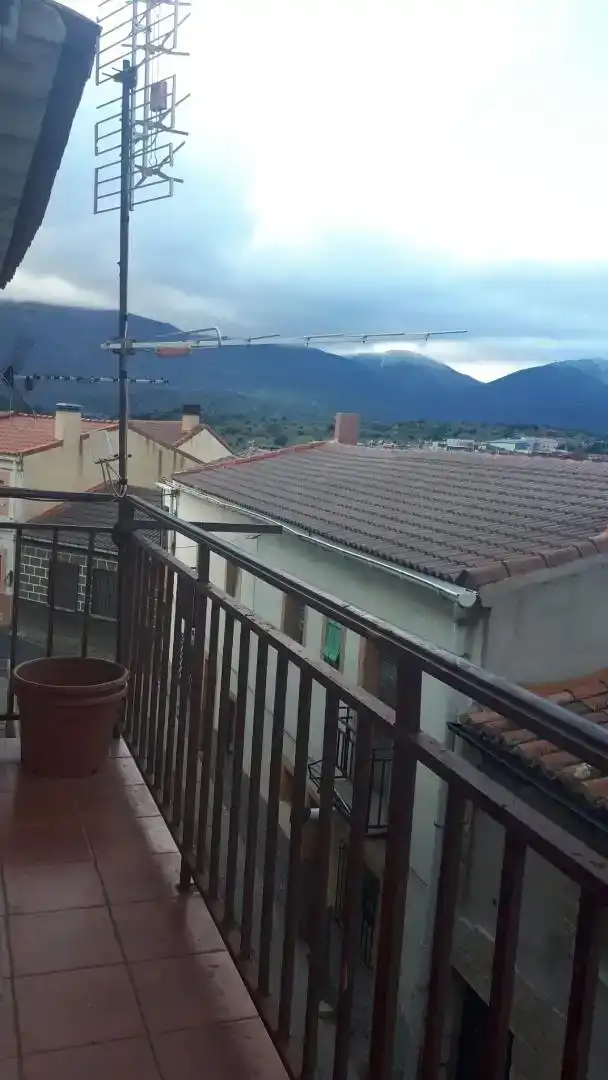 Terrassa de Casa adosada en venda en Burgohondo amb Traster, Moblat i Forn