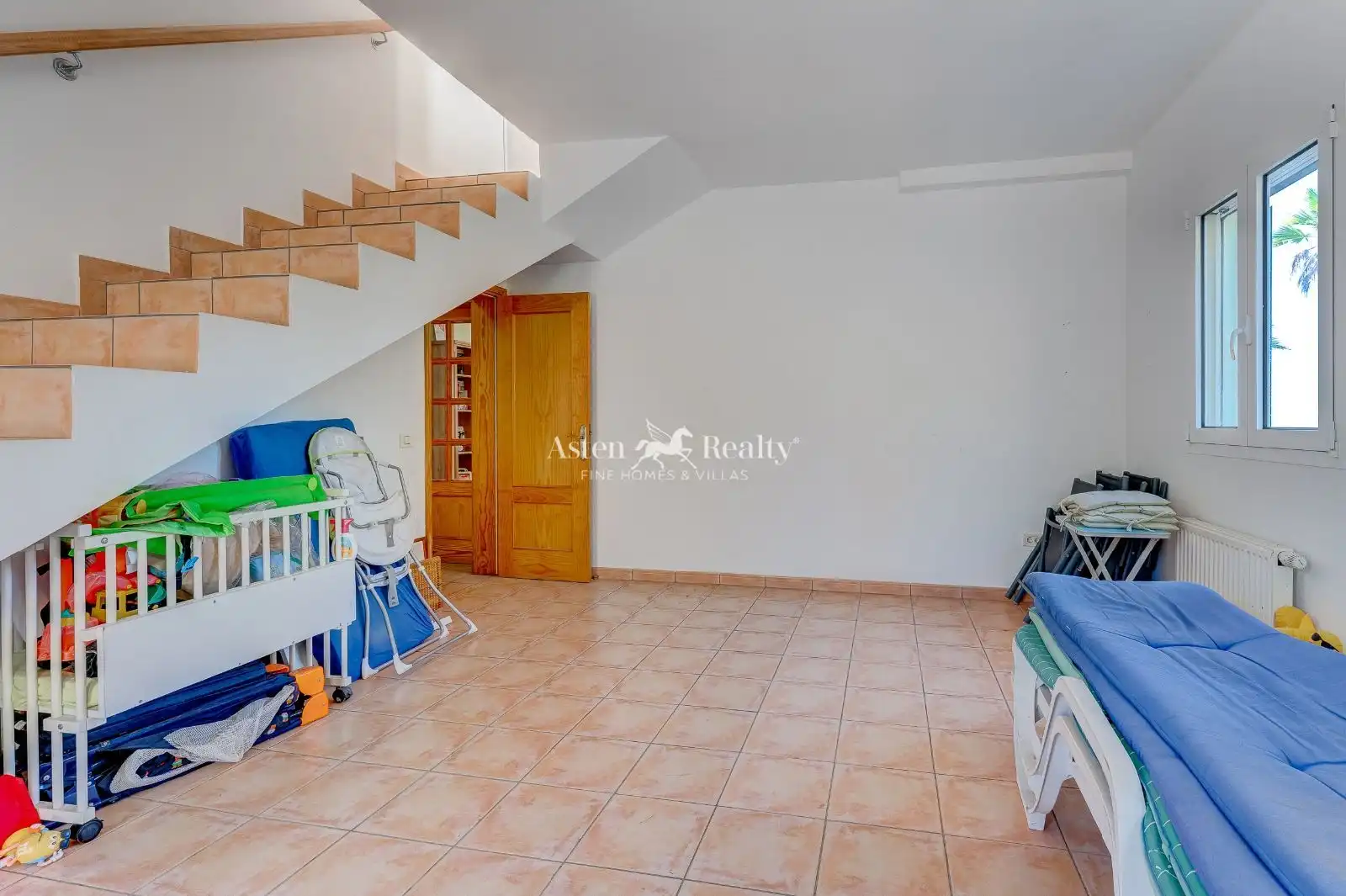 Haus oder Chalet zum Verkauf in Guía de Isora mit Terrasse, Schwimmbad und Möbliert