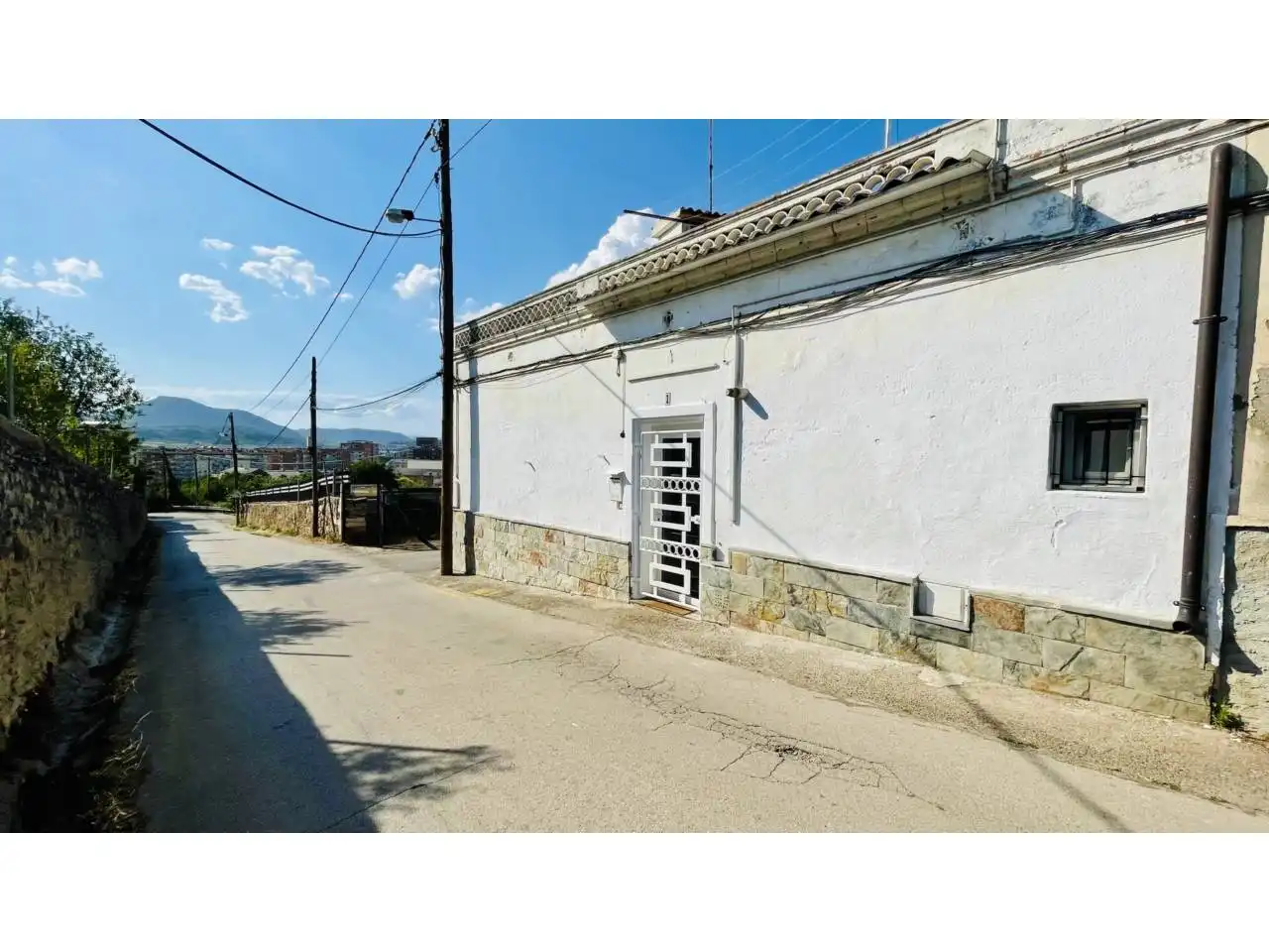 Exterior view of Houses for sale in Manresa  with Heating, Terrace and Furnished