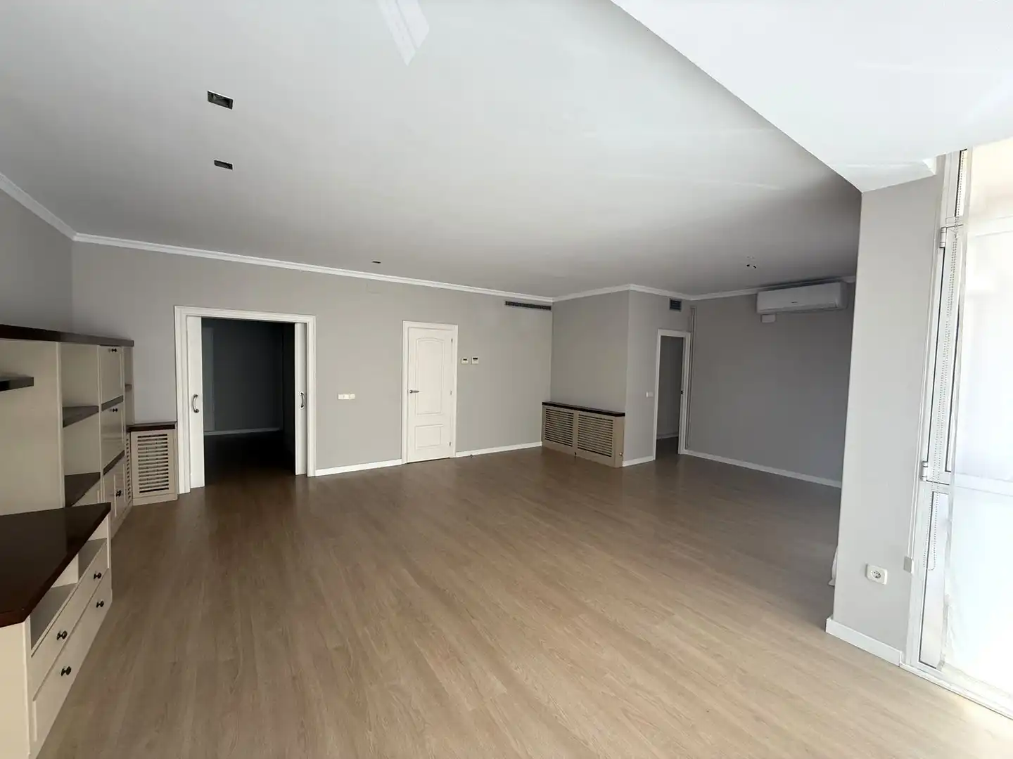 Flat for sale in Barcelona  with Air Conditioner, Heating and Furnished