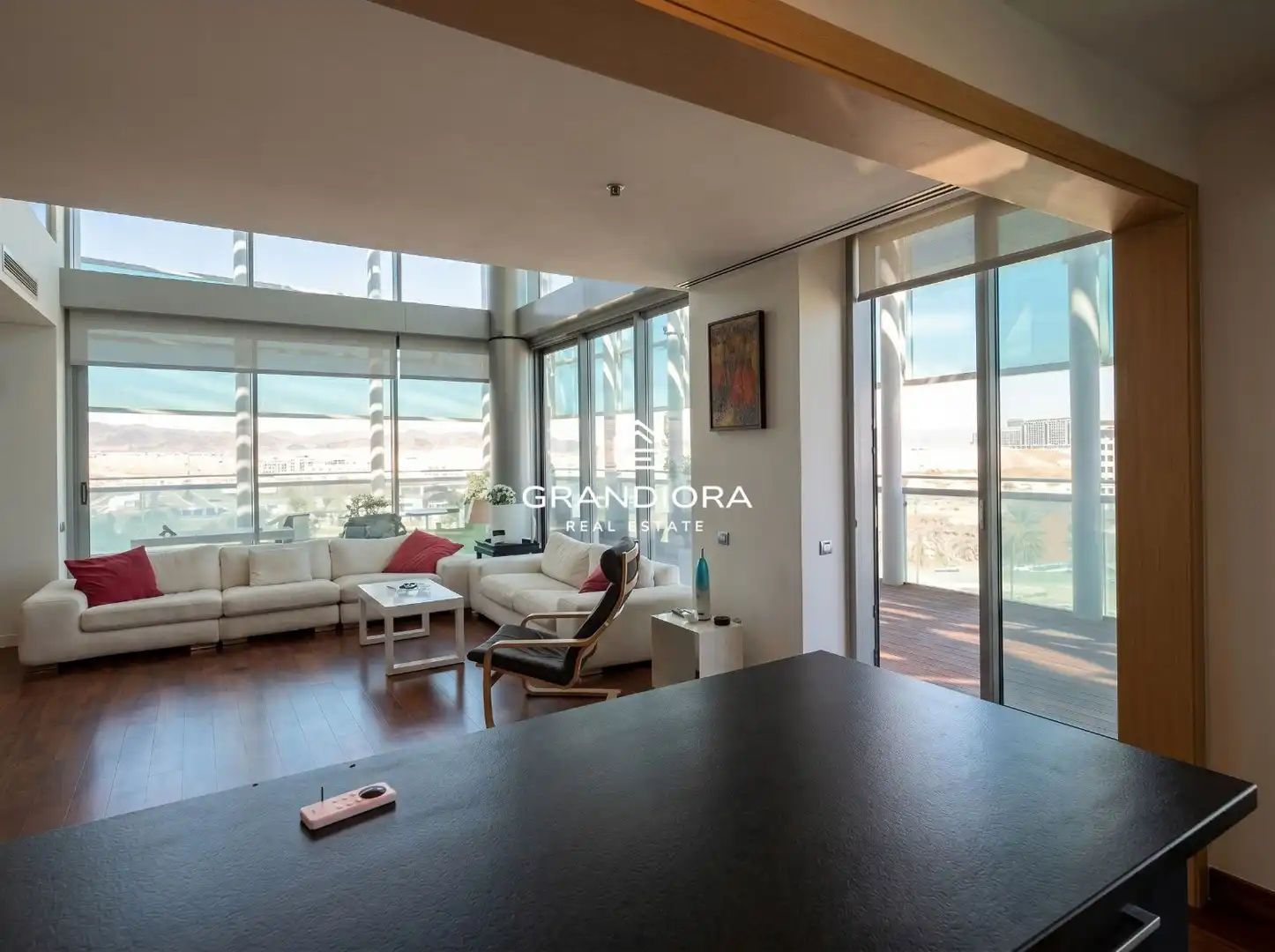 Sala d'estar de Àtic de lloguer en Barcelona amb Aire condicionat, Terrassa i Piscina