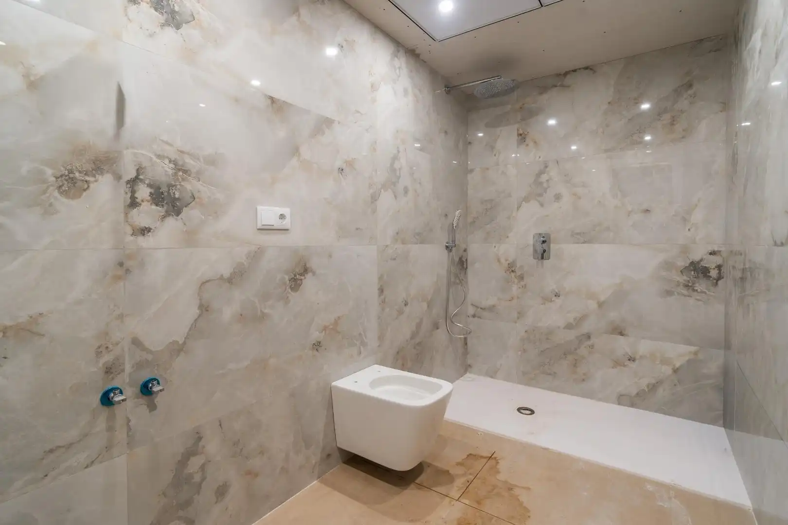Badezimmer von Erdgeschoss zum Verkauf in Paiporta mit Klimaanlage und Terrasse