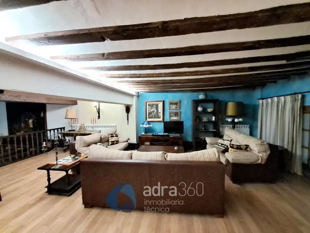 Sala d'estar de Local en venda en  Logroño