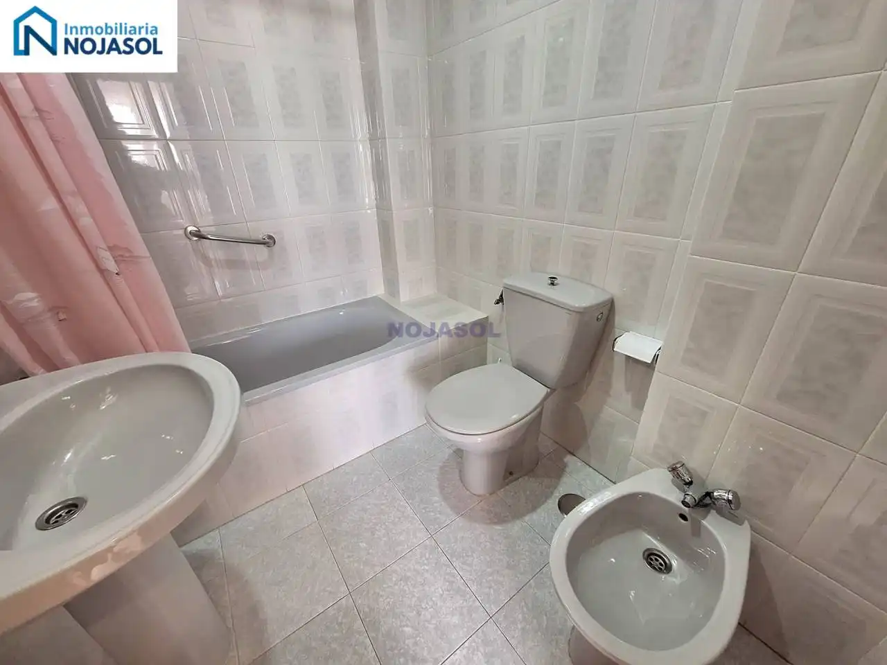Baño de Piso de alquiler en Noja con Terraza y Amueblado