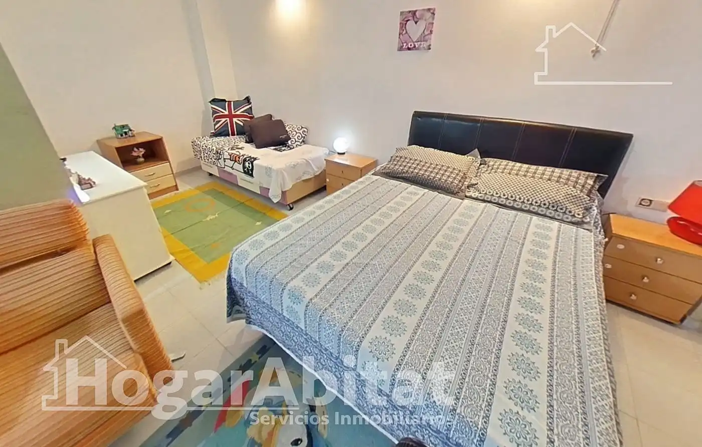 Bedroom of Attic for sale in Mislata  with Air Conditioner, Heating and Terrace