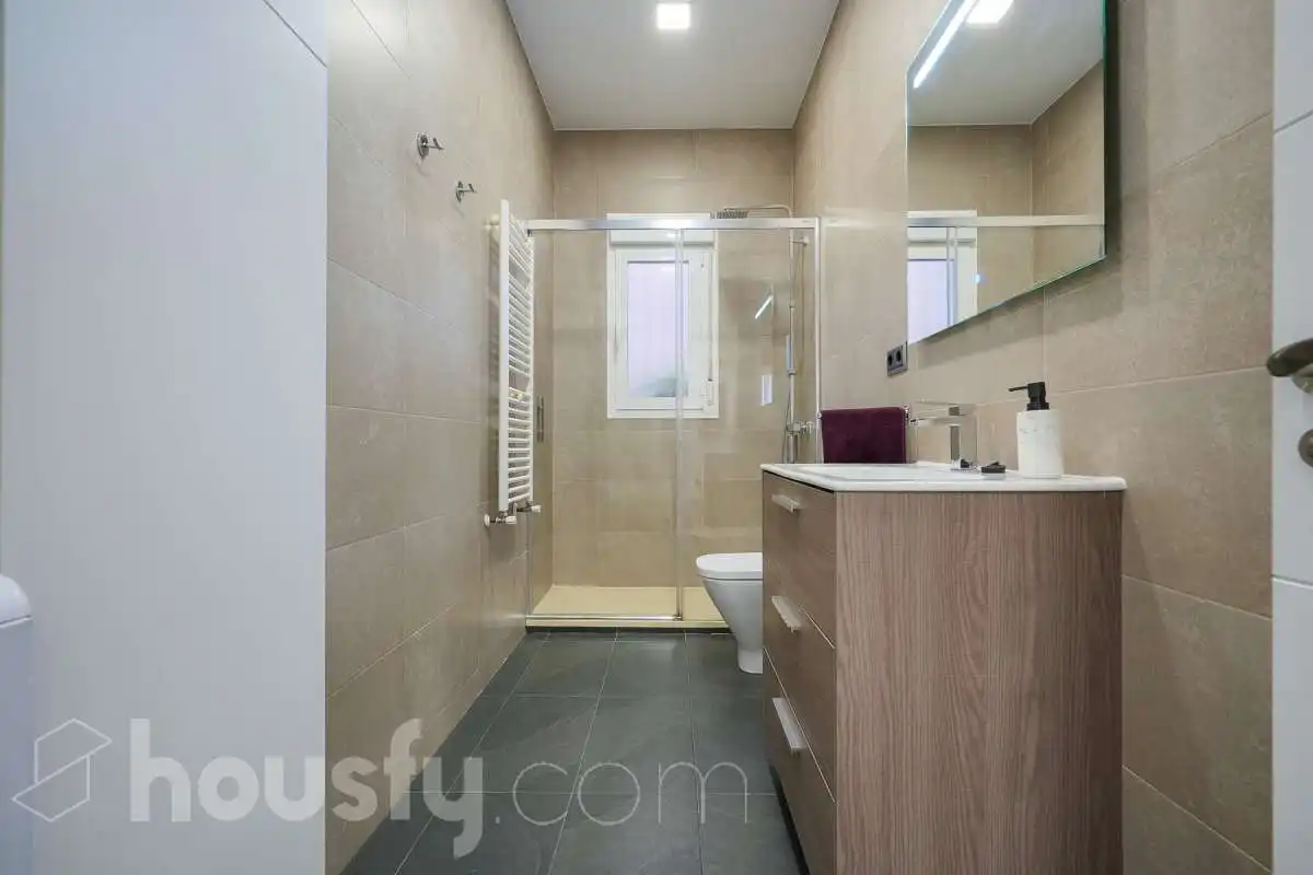 Baño de Piso en venta en Madrid con Aire acondicionado, Calefacción y Amueblado
