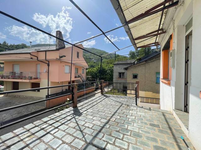 Casa-chalet en Venta en  SAN MIGUEL en Corullón