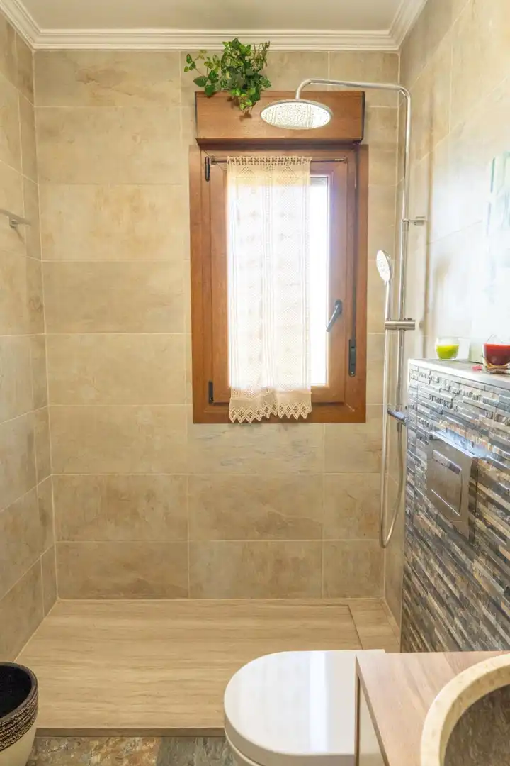Bany de Casa o xalet en venda en Gijón  amb Calefacció, Jardí privat i Terrassa