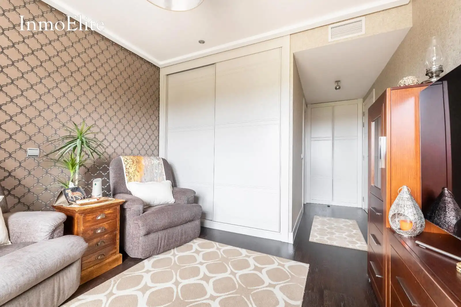 Bedroom of Detached homes for sale in Majadahonda  with Air Conditioner, Heating and Private garden