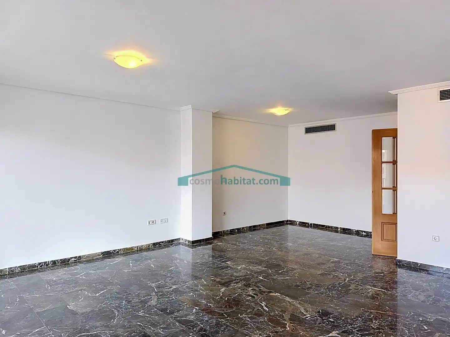 Wohnung zur Miete in Valencia mit Klimaanlage und Terrasse