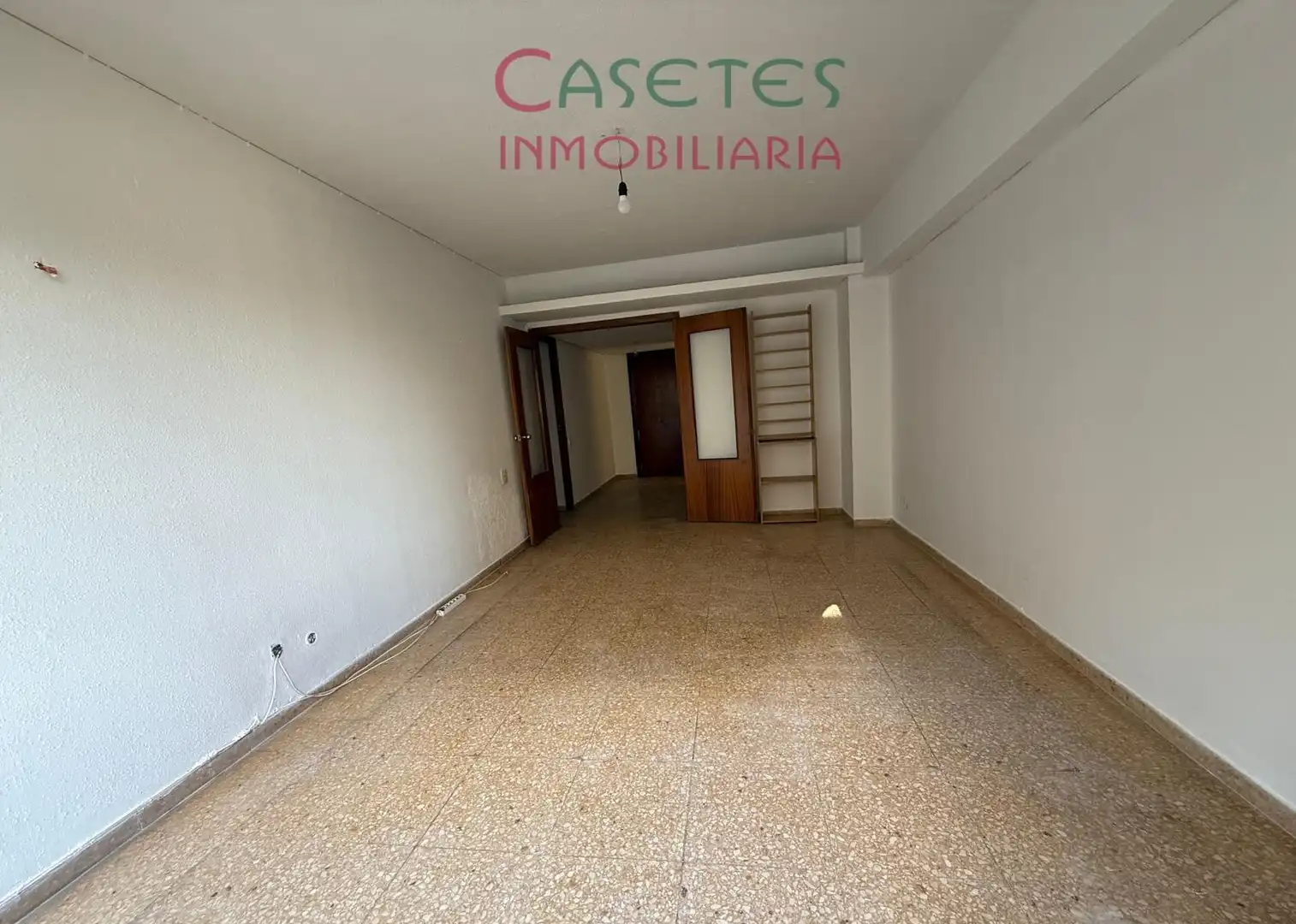Piso en venta en Valencia con Trastero y Balcón