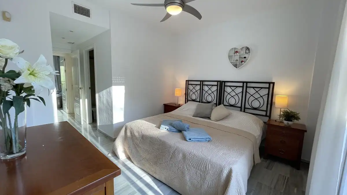 Habitación de Ático en venta en Benahavís con Aire acondicionado, Terraza y Amueblado