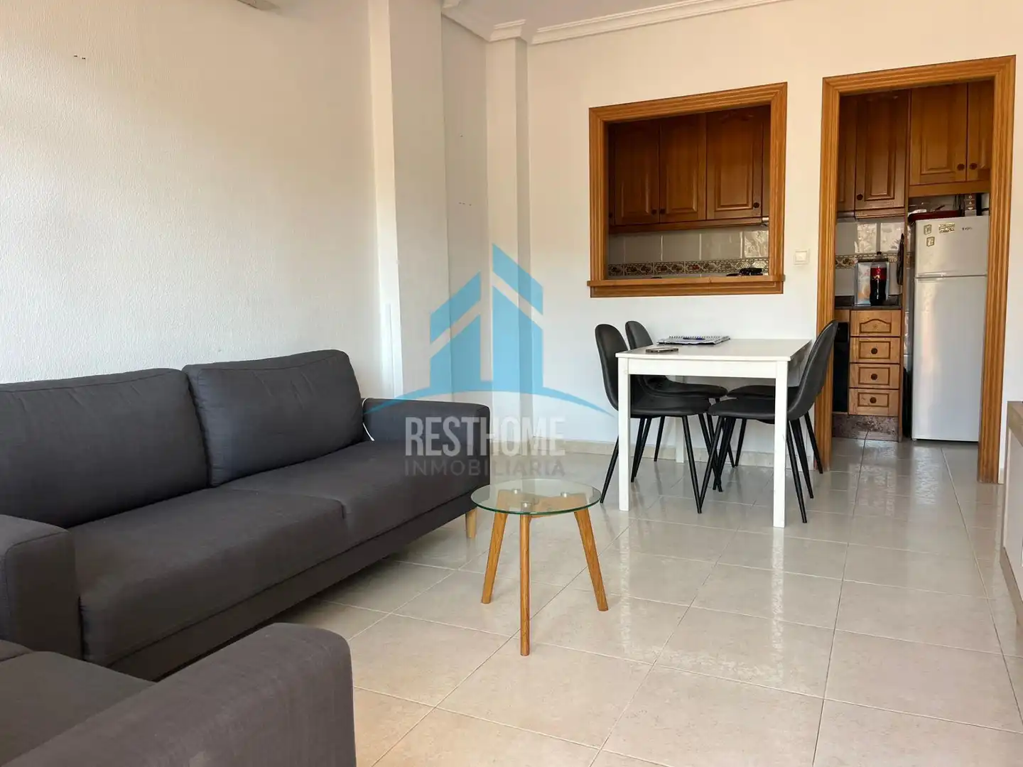 Sala d'estar de Apartament en venda en Torrevieja amb Aire condicionat, Jardí privat i Terrassa
