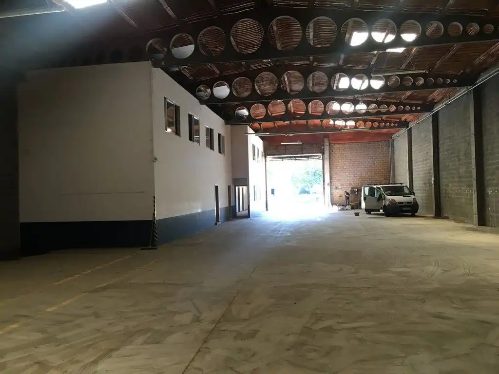 Nau industrial en venda en Santiago de Compostela 