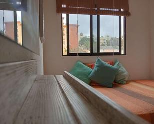 Dormitori de Pis per a compartir en Las Palmas de Gran Canaria amb Aire condicionat i Terrassa