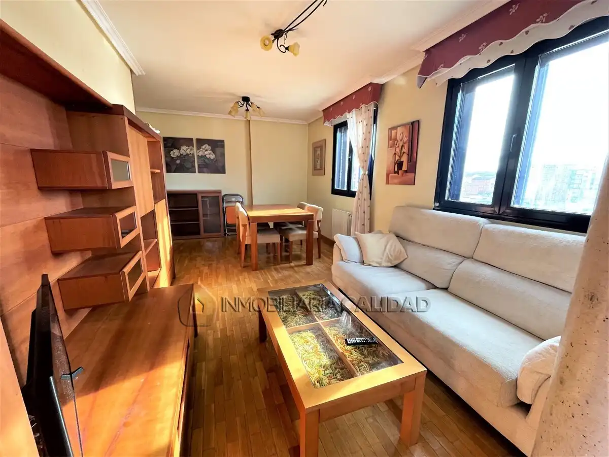 Vista exterior de Piso de alquiler en Burgos con Calefacción, Trastero y Amueblado