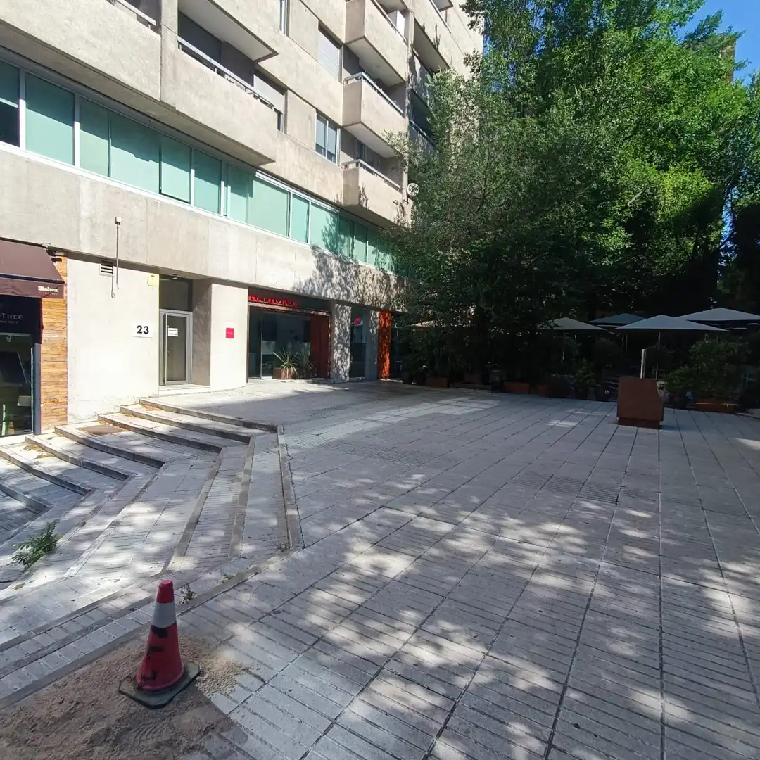 Vista exterior de Garatge en venda en Madrid