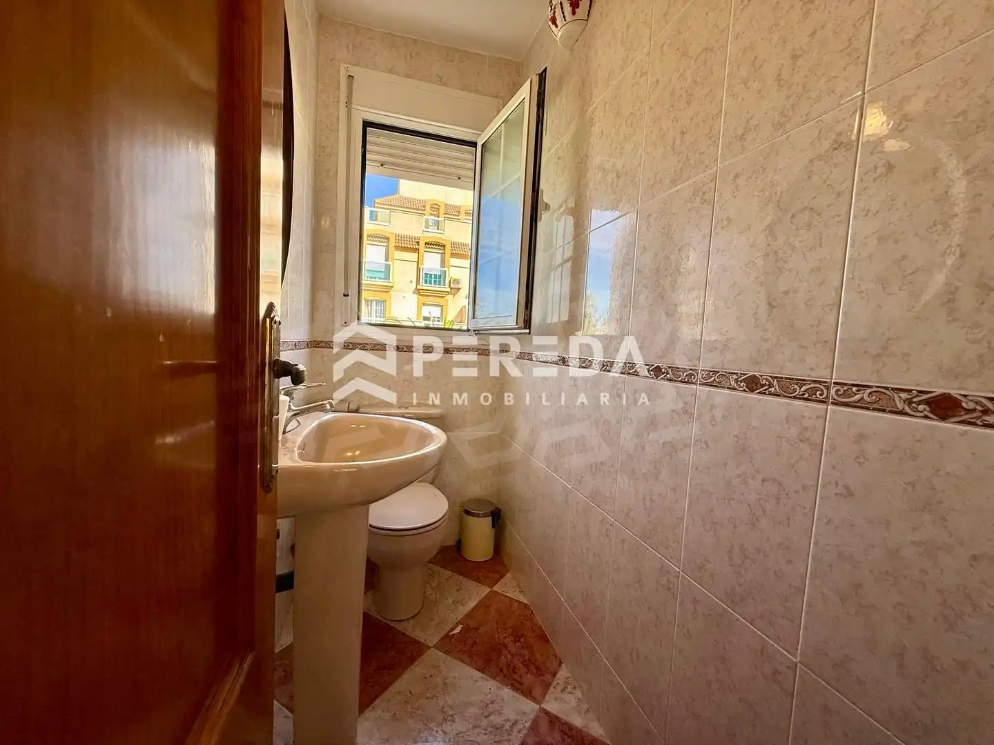 Bathroom of Houses for sale in Roquetas de Mar  with Terrace and Community pool