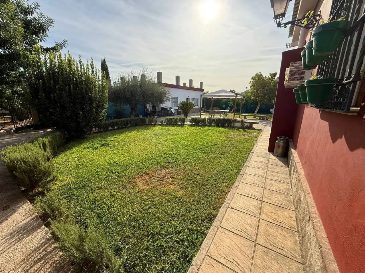 Jardí de Casa o xalet en venda en La Rinconada amb Aire condicionat, Jardí privat i Terrassa
