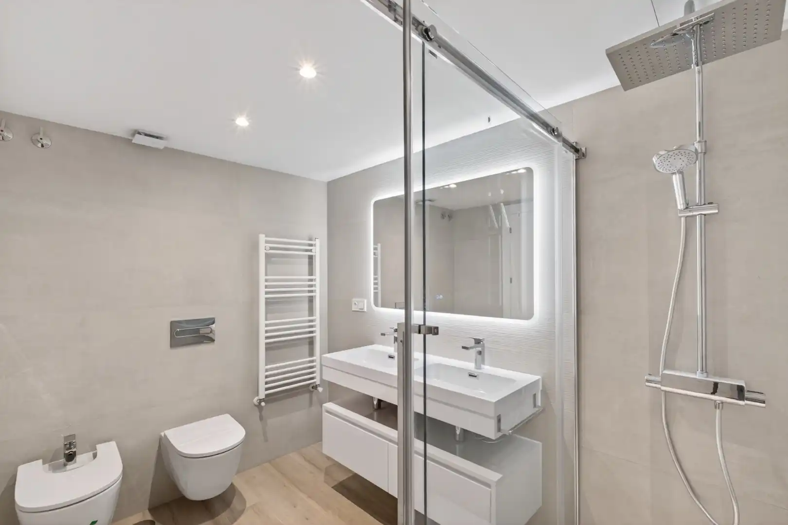 Baño de Ático en venta en Málaga con Aire acondicionado, Terraza y Piscina