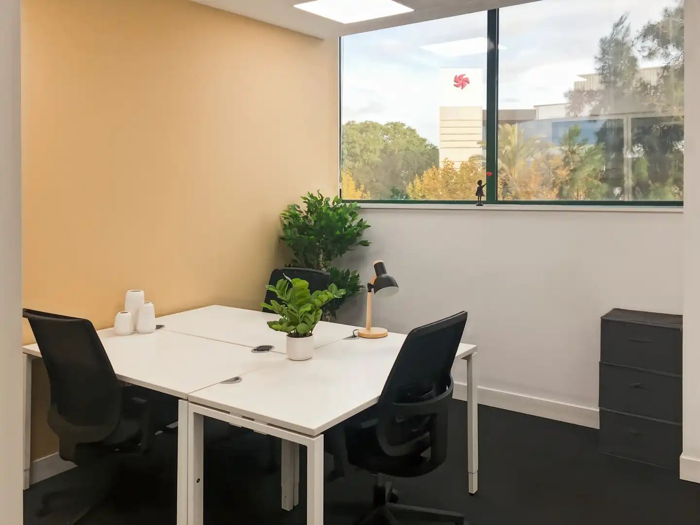 Büro zur Miete in El Prat de Llobregat mit Klimaanlage, Heizung und Möbliert