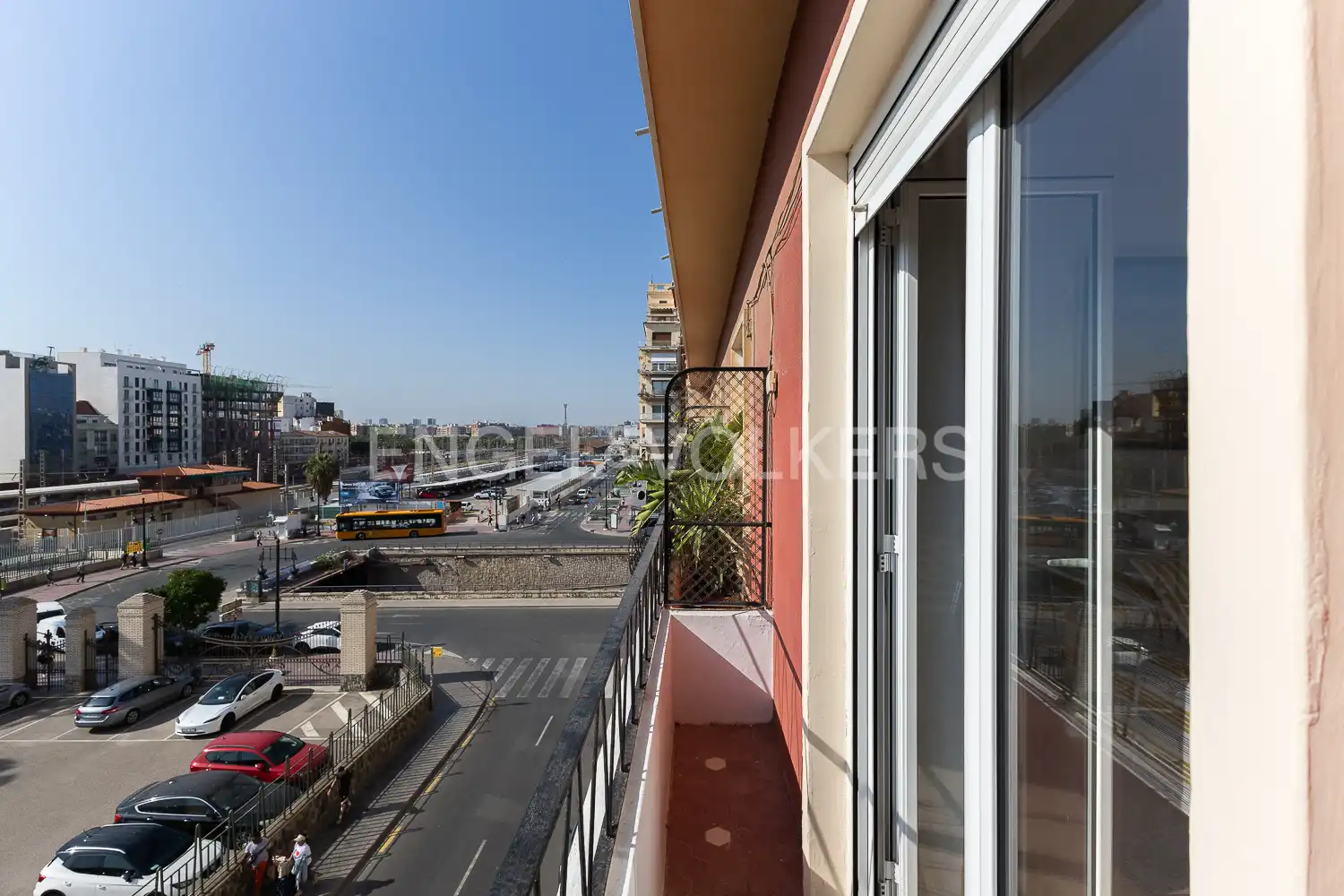 Exterior view of Flat for rent in Valencia  with Air Conditioner, Heating and Furnished