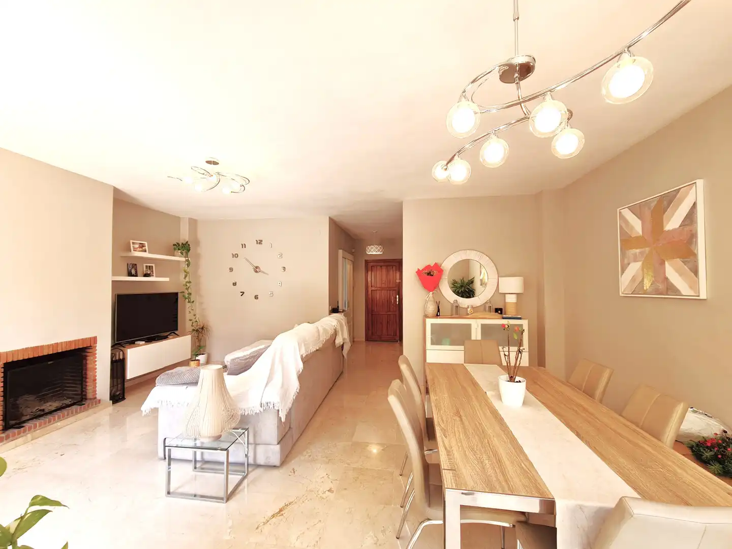 Living room of Detached homes for sale in Estepona  with Air Conditioner, Private garden and Terrace
