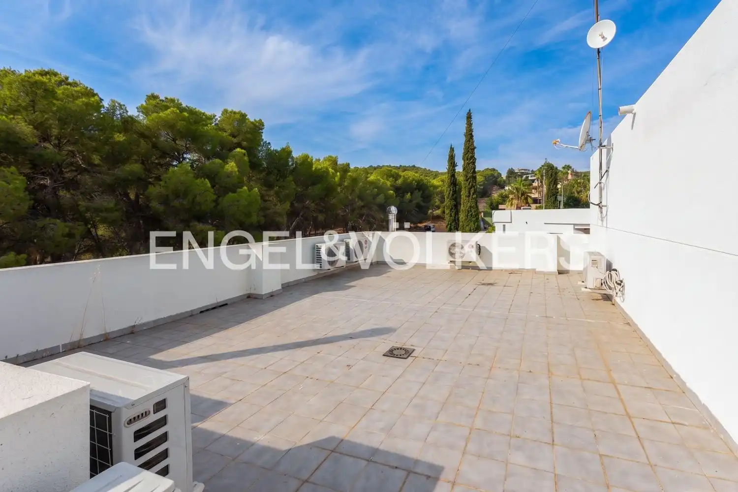 Terrassa de Casa o xalet de lloguer en Chiva amb Aire condicionat, Calefacció i Jardí privat