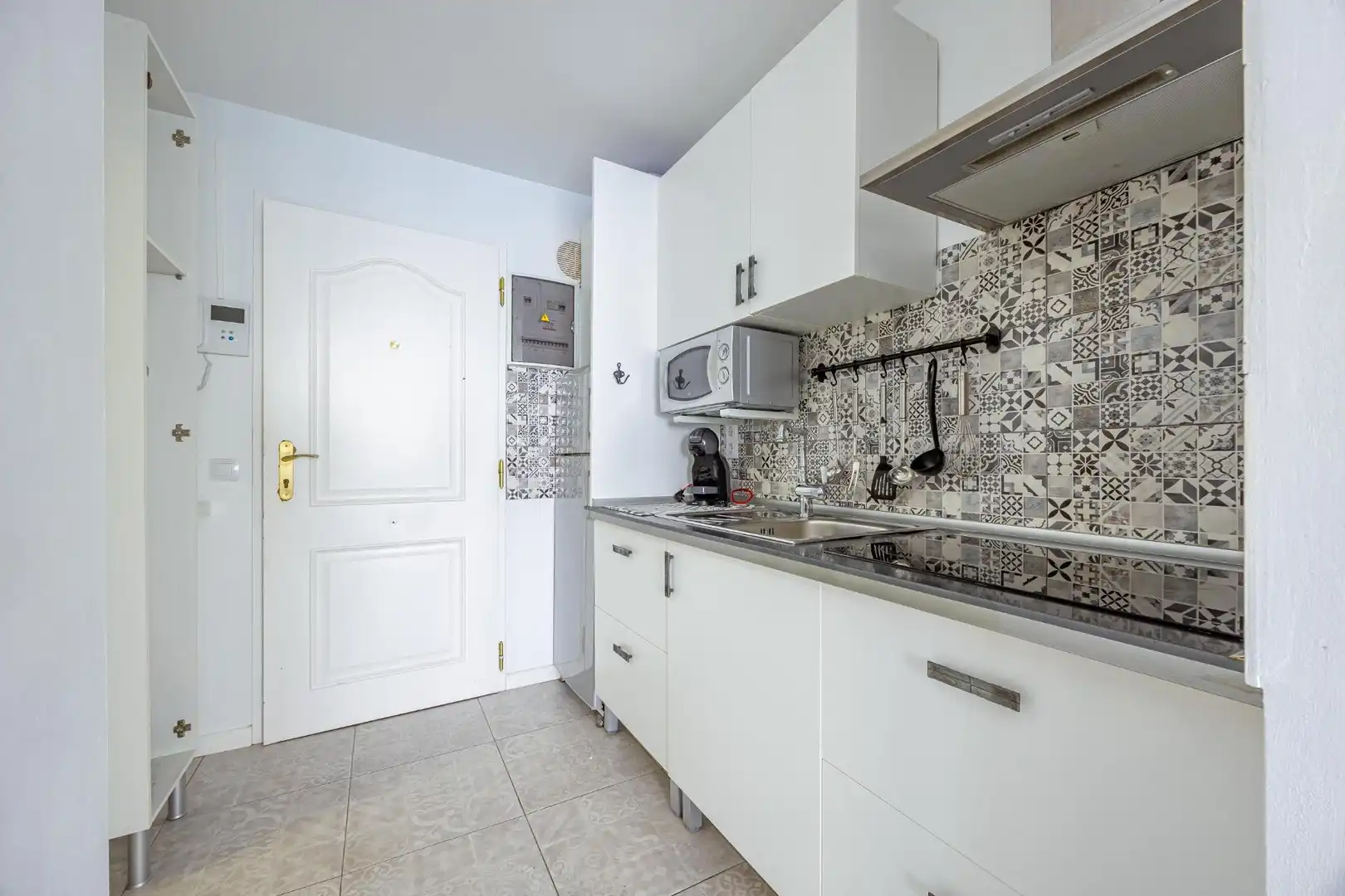 Cocina de Estudio en venta en San Bartolomé de Tirajana con Aire acondicionado, Amueblado y Piscina comunitaria