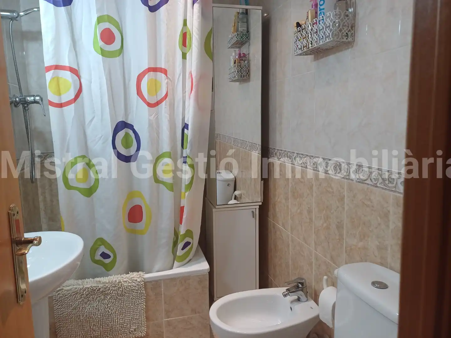 Badezimmer von Dachboden zum Verkauf in Calafell mit Klimaanlage, Terrasse und Möbliert