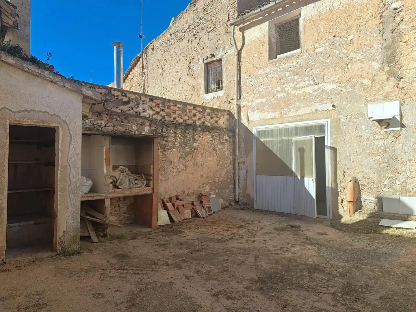 Vista exterior de Casa o chalet en venta en Fuenterrobles con Trastero