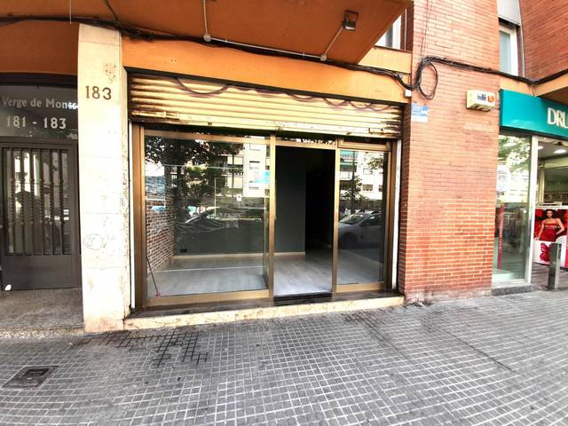 Local comercial en Alquiler en Sagnier - Plaça de Catalunya