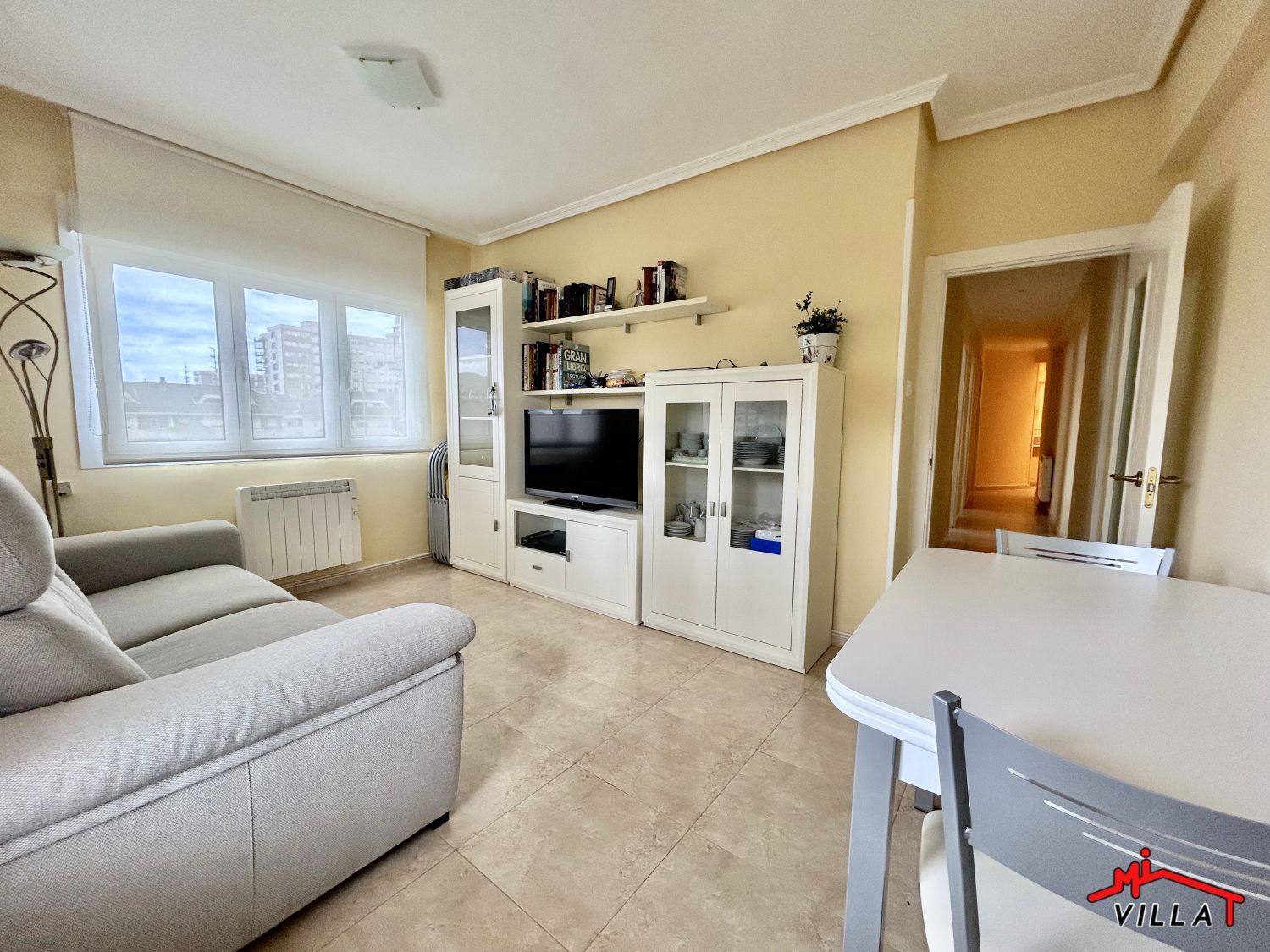 Living room of Flat for sale in Laredo  with Heating, Terrace and Furnished