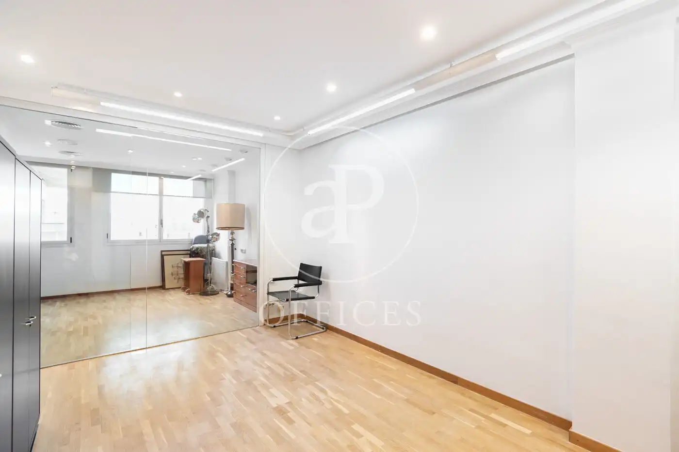 Büro zum Verkauf in Barcelona mit Klimaanlage und Heizung