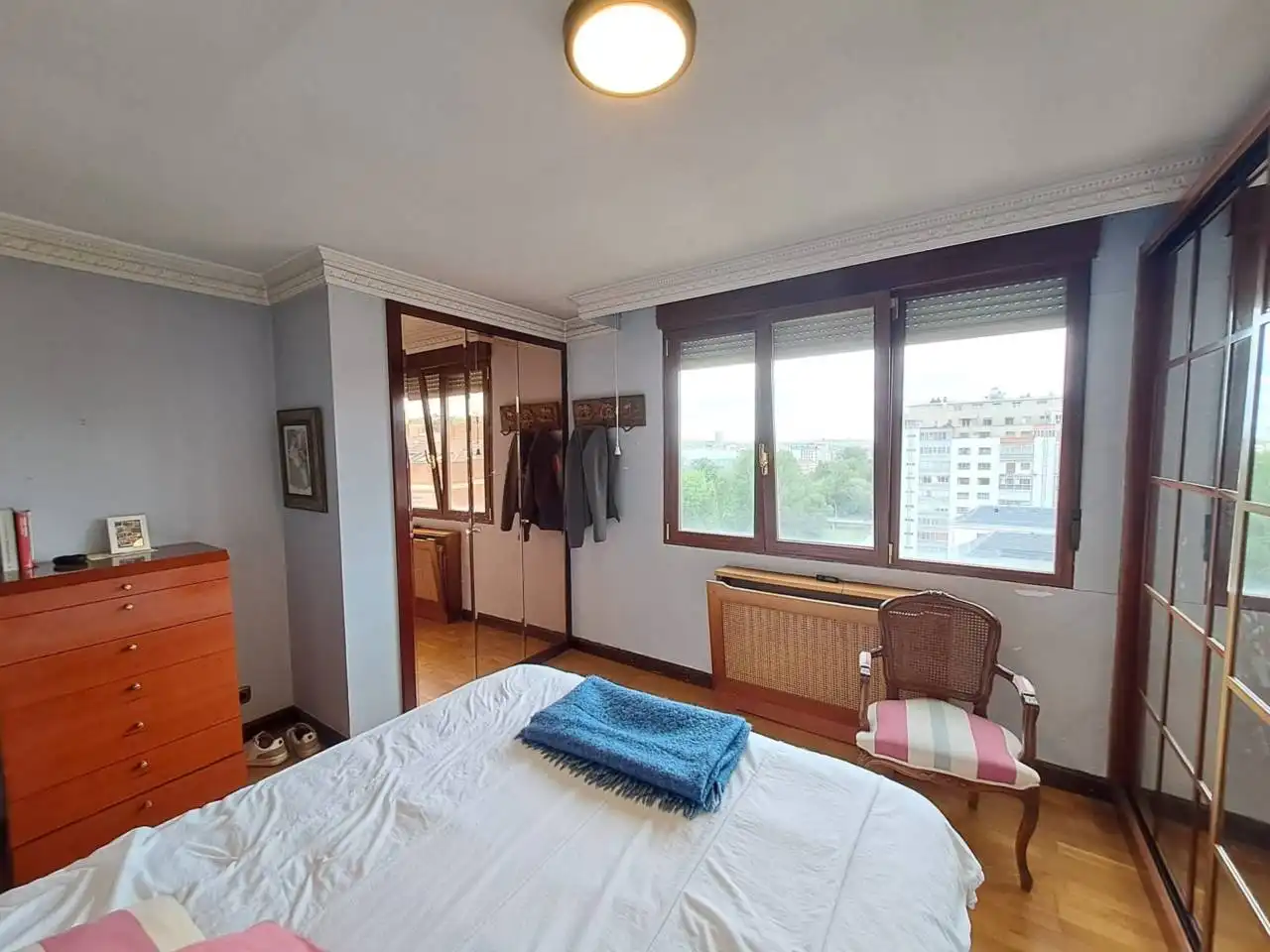 Dormitori de Pis en venda en Burgos amb Calefacció, Parquet i Terrassa