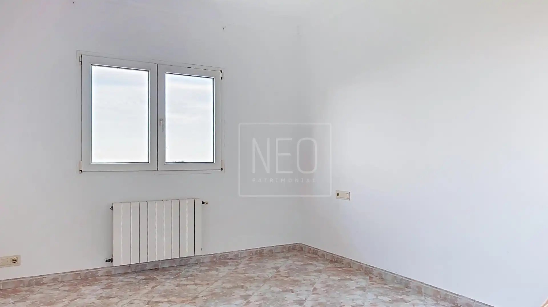 Habitación de Planta baja en venta en Valencia con Jardín privado y Piscina comunitaria