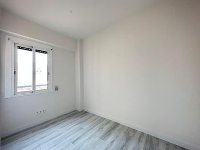 Bedroom of Flat for sale in Badalona  with Air Conditioner and Heating