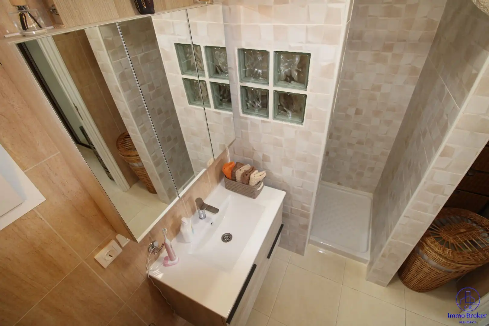 Badezimmer von Wohnung zum Verkauf in Adeje mit Abstellraum und Gemeinschaftspool
