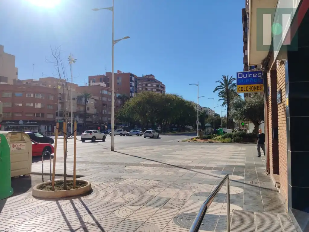 Piso con terraza en venta en Alameda de San Antón, imagen 3