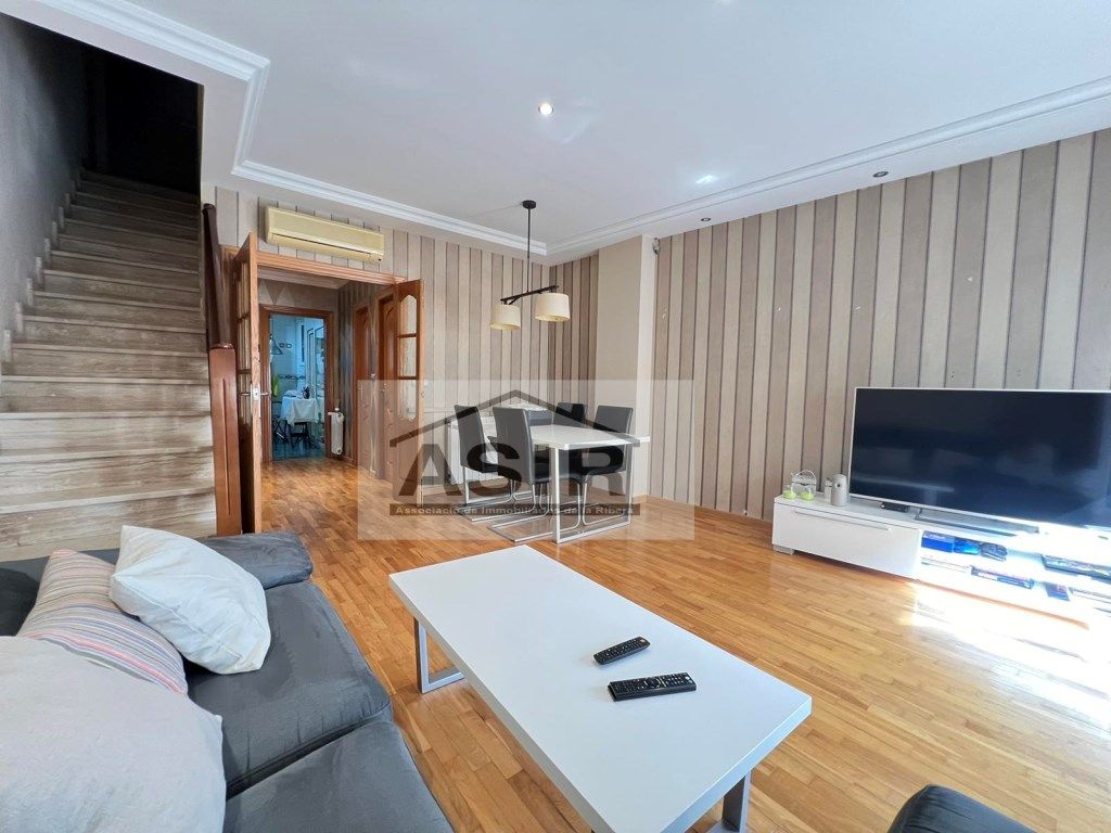 Sala d'estar de Casa o xalet en venda en Alzira amb Aire condicionat i Terrassa