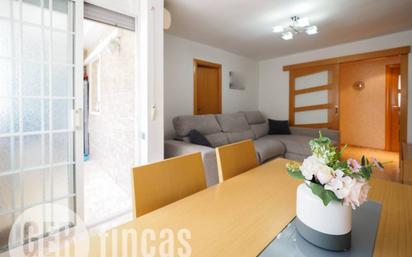 Living room of Flat for sale in Terrassa  with Air Conditioner, Heating and Balcony